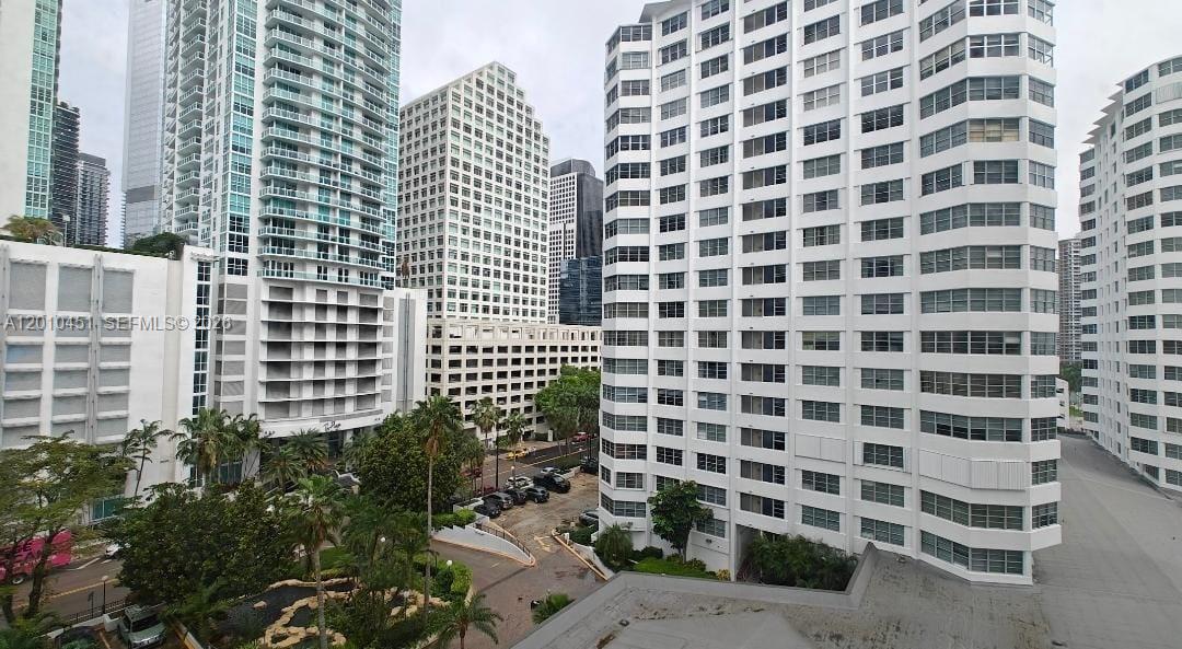 999 Brickell Bay Dr #805 Miami, FL 33131