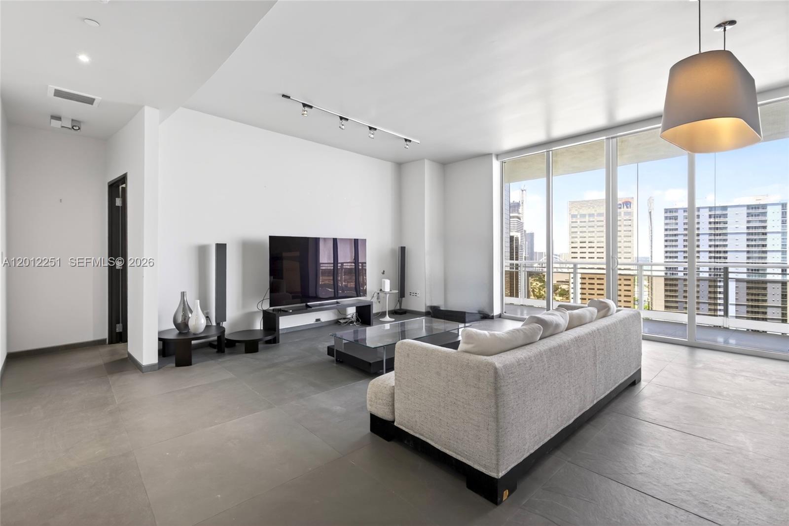 image Carbonell Condo10