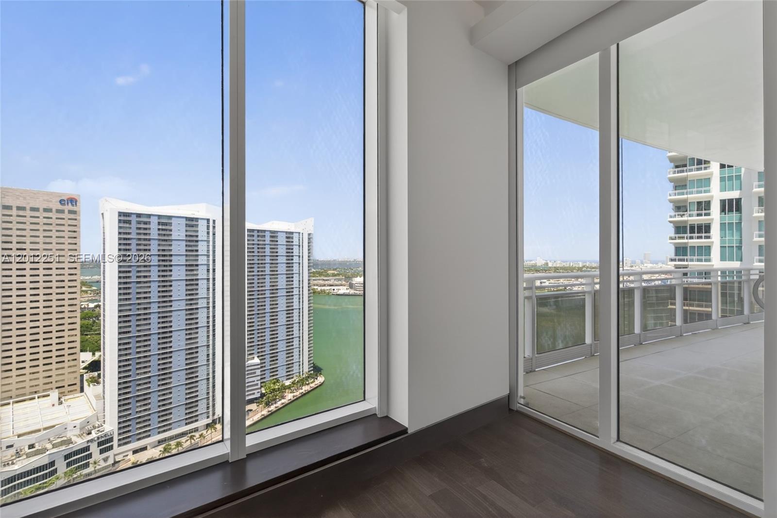 image Carbonell Condo13