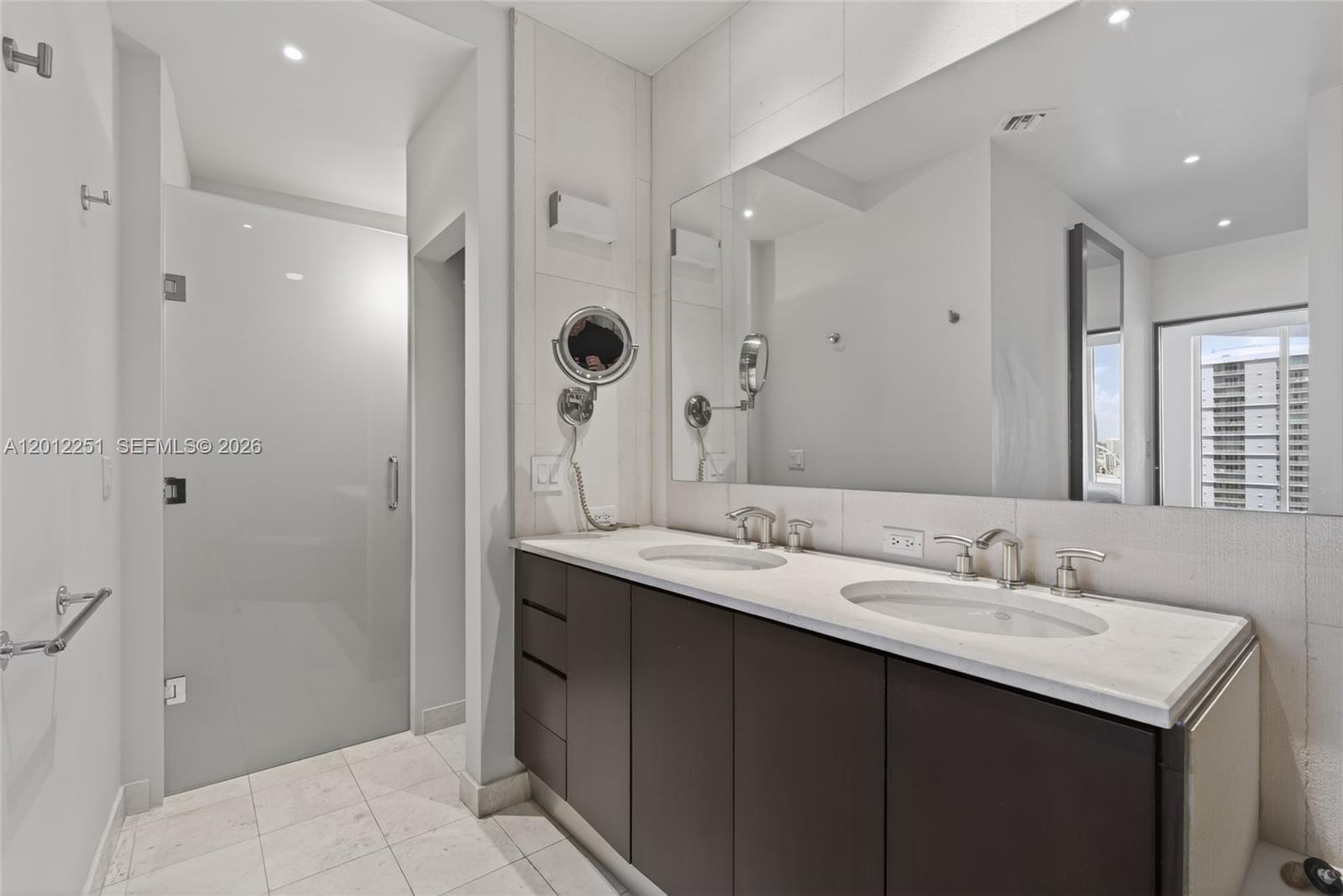 image Carbonell Condo16
