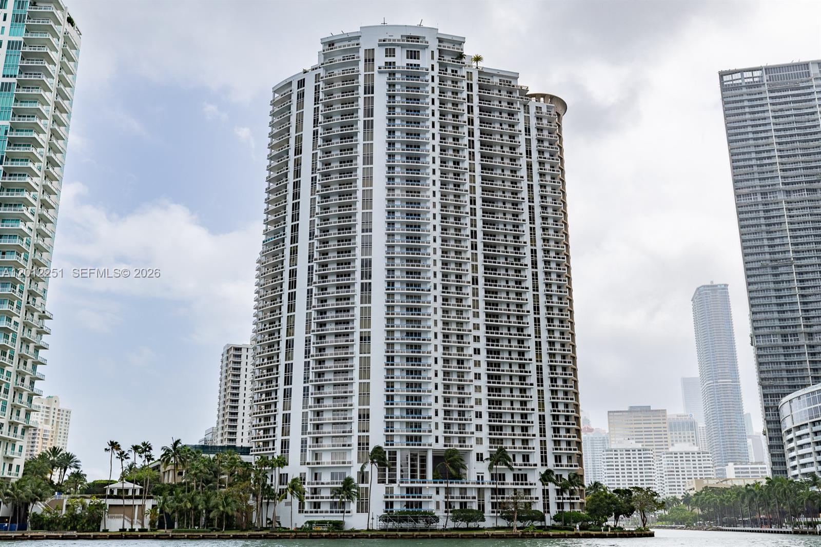 image Carbonell Condo1