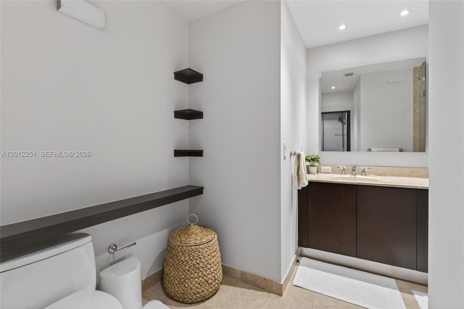 image Carbonell Condo23