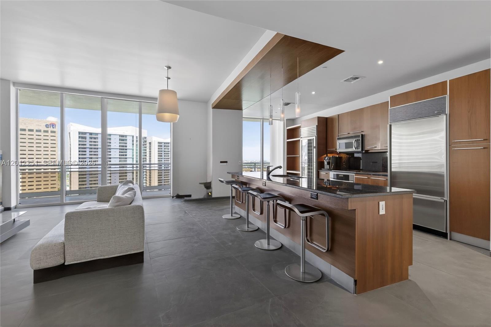 image Carbonell Condo2