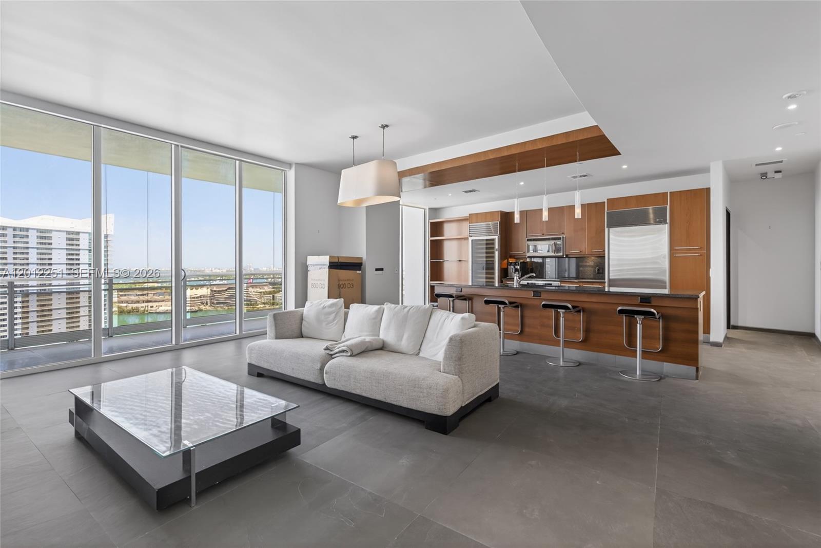 image Carbonell Condo3