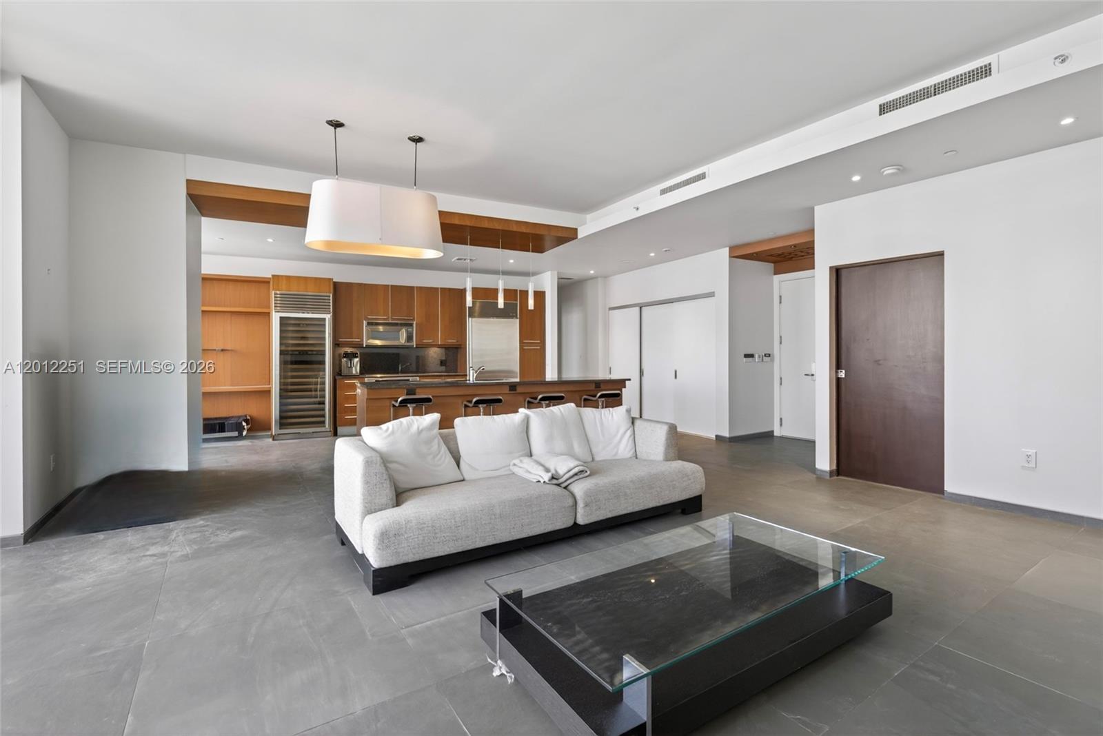 image Carbonell Condo8