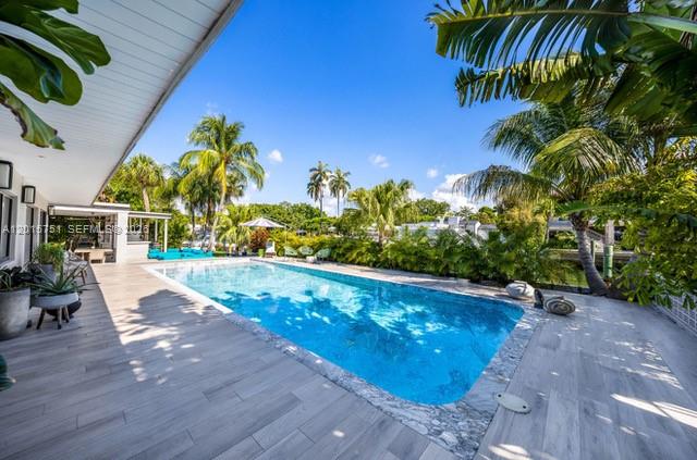 1141 NE 90th St Miami, FL 33138