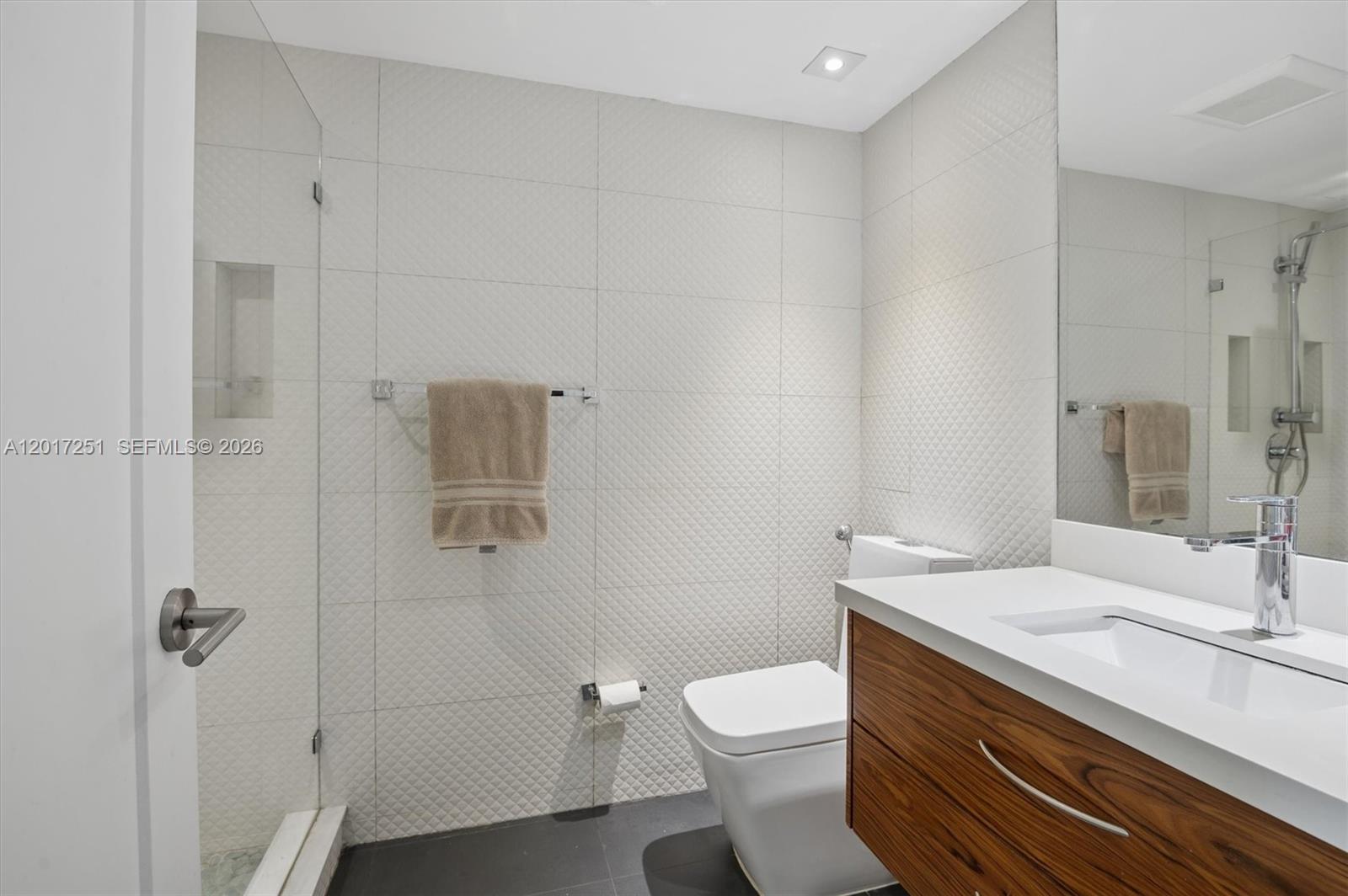 5660 Collins Ave #6C Miami Beach, FL 33140
