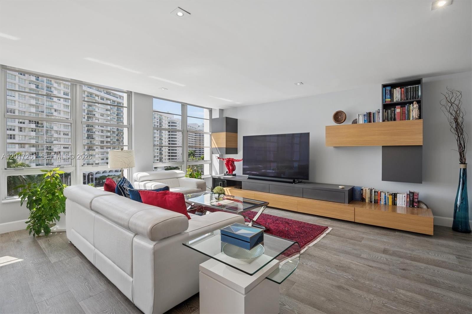 5660 Collins Ave #6C Miami Beach, FL 33140