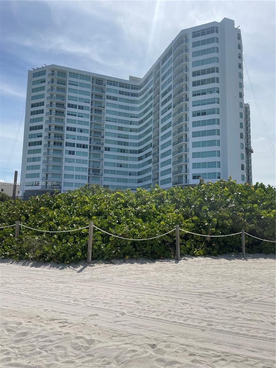 7135 Collins Ave #912