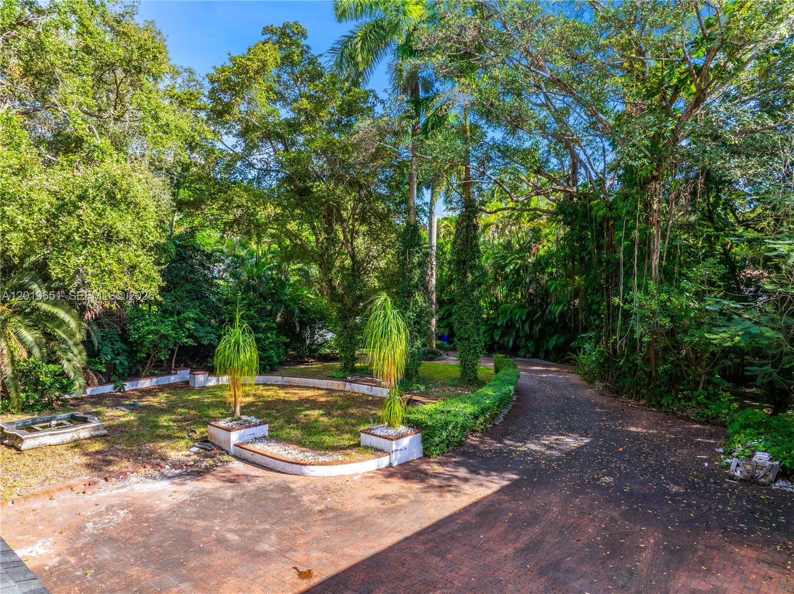 3720 Poinciana Ave Miami, FL 33133