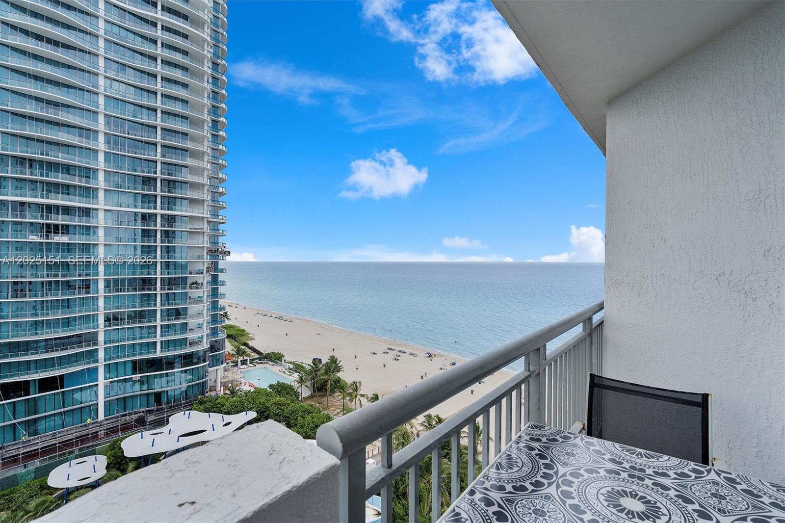 17375 Collins Ave #1507