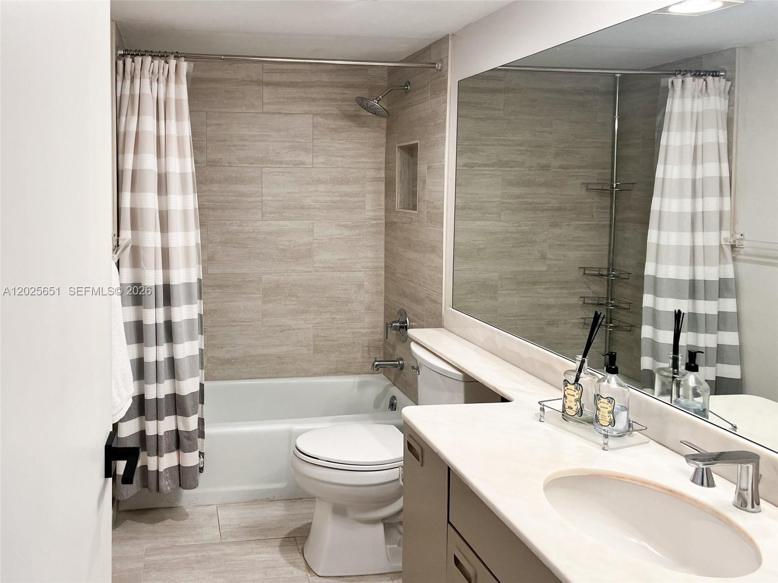 181 Crandon Blvd #405 Key Biscayne, FL 33149