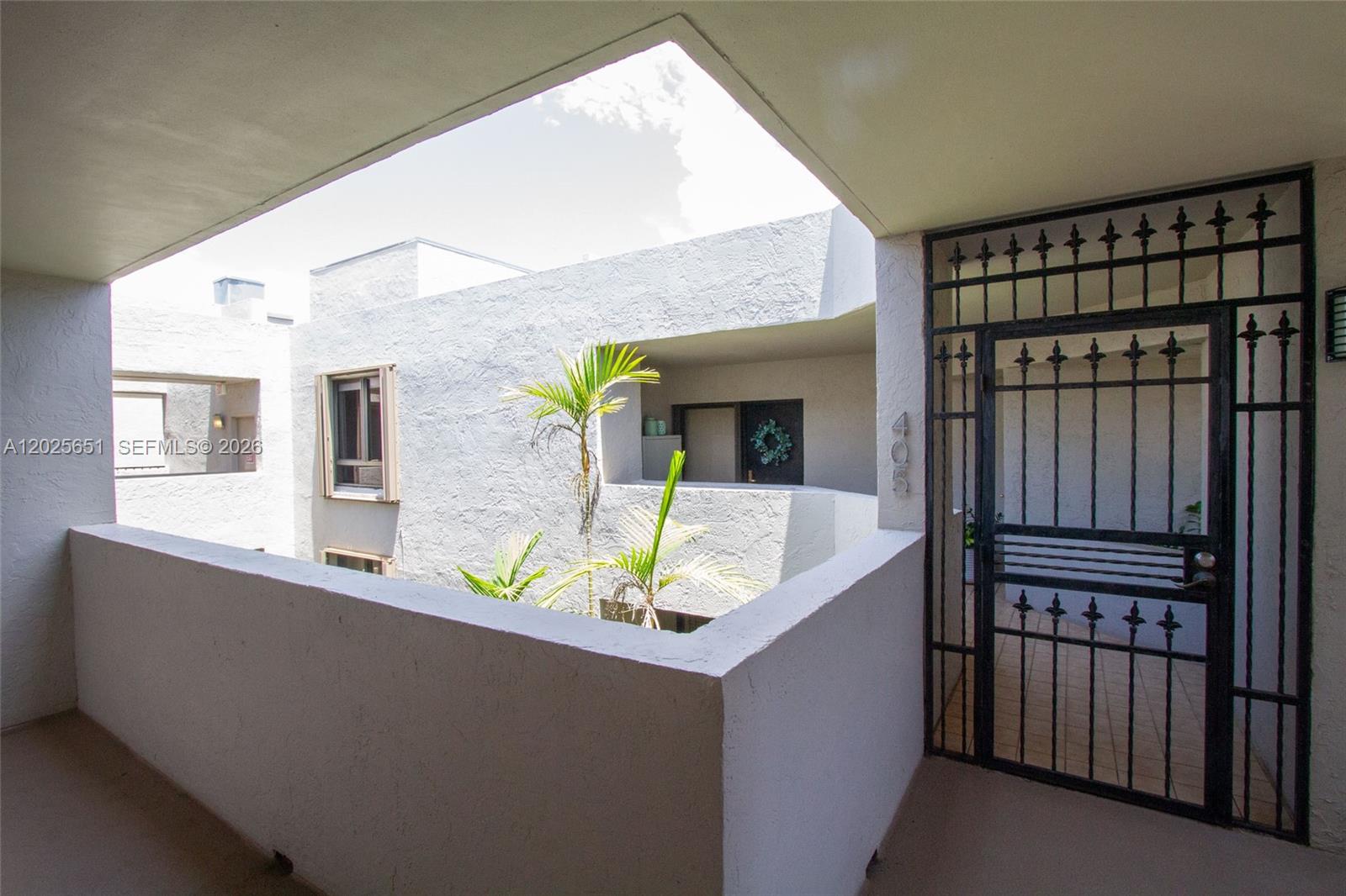 181 Crandon Blvd #405 Key Biscayne, FL 33149