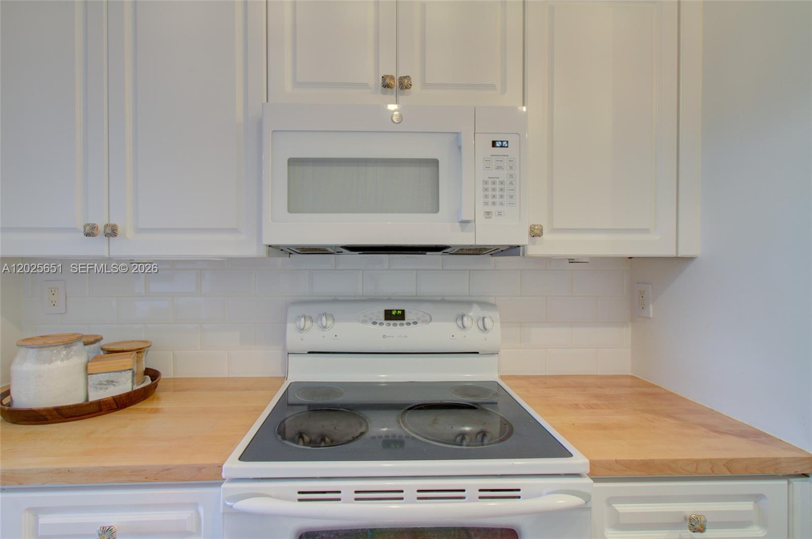 181 Crandon Blvd #405 Key Biscayne, FL 33149
