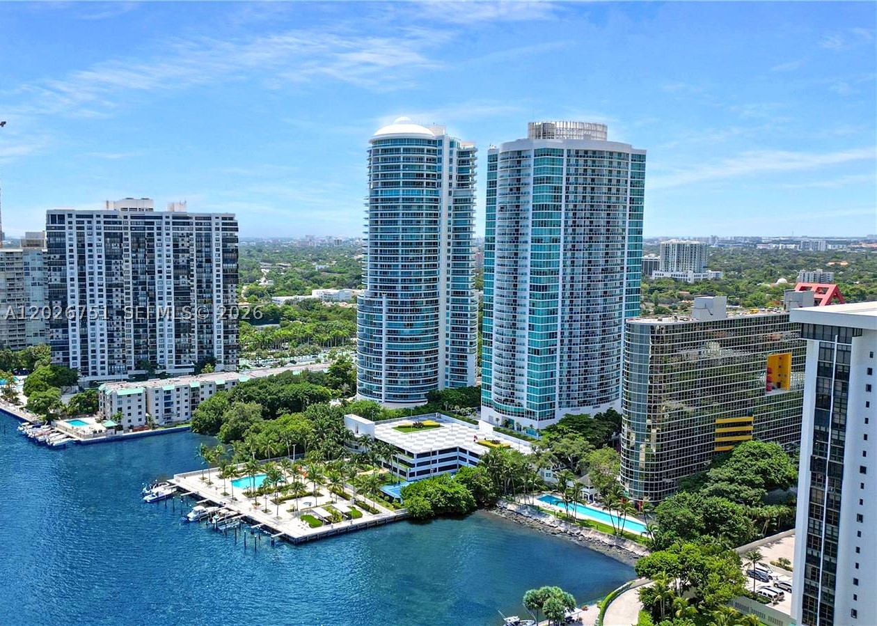 image Skyline on Brickell17