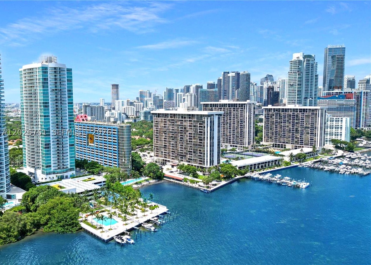 image Skyline on Brickell3