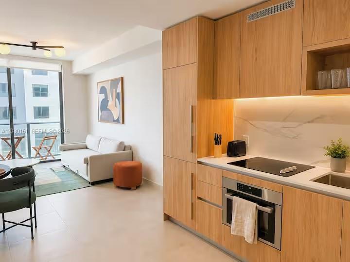 11 NE 6th St #1212 Miami, FL 33132
