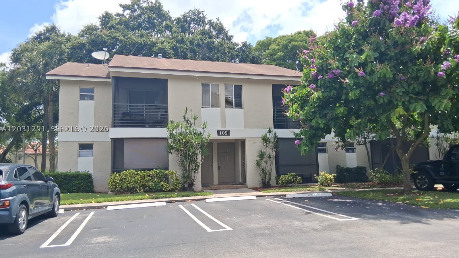 109 Gardens Dr #202