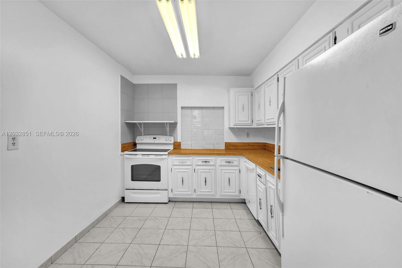 1000 Parkview Dr #229 Hallandale Beach, FL 33009