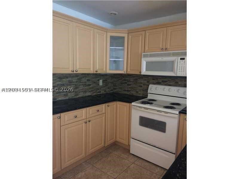 7732 Camino Real #F220
