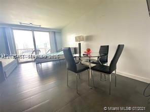 19201 Collins Ave #939