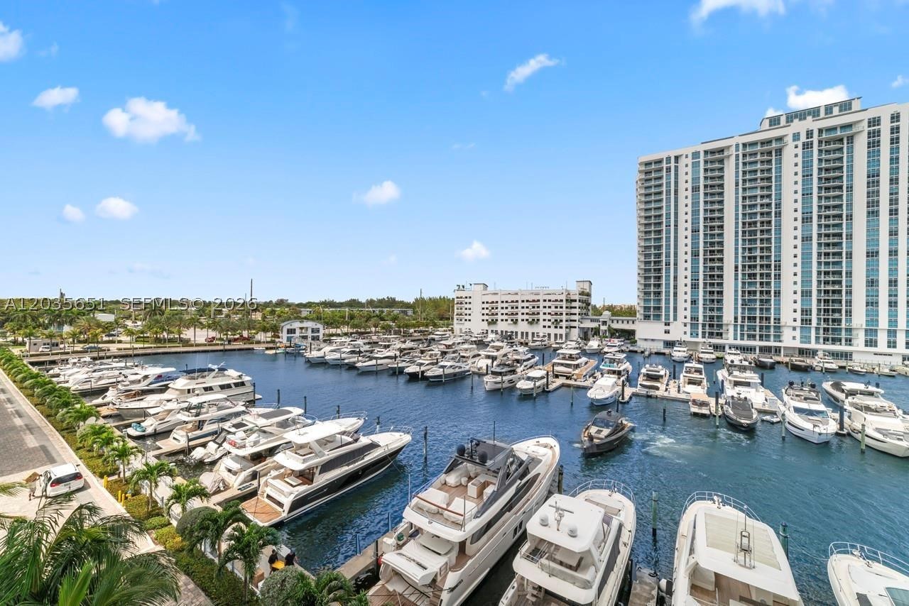 image Marina Palms Residences S13