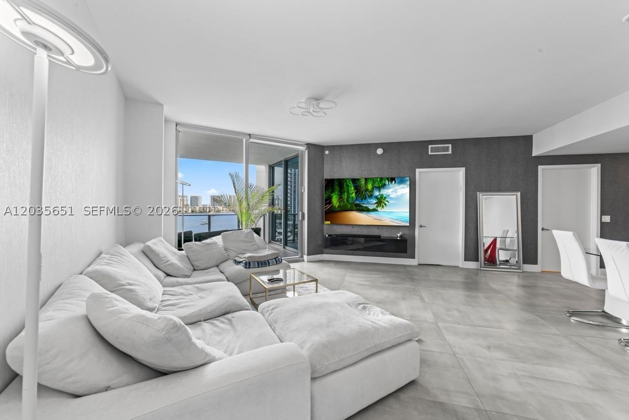 image Marina Palms Residences S8