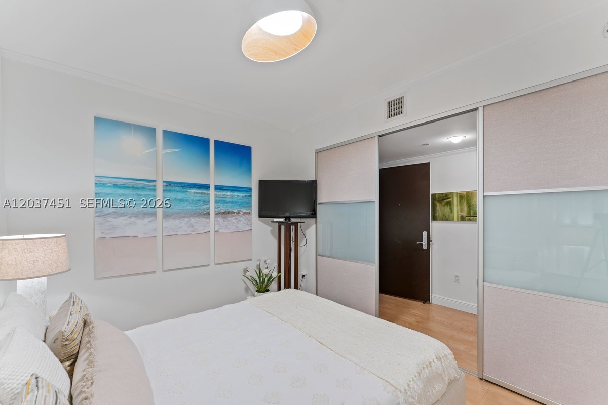 image Beach Club 215