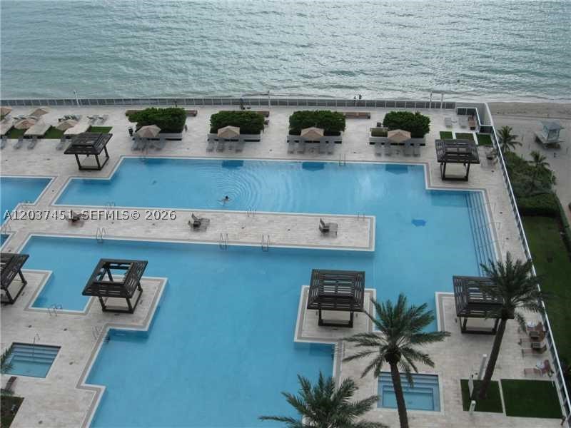 image Beach Club 238