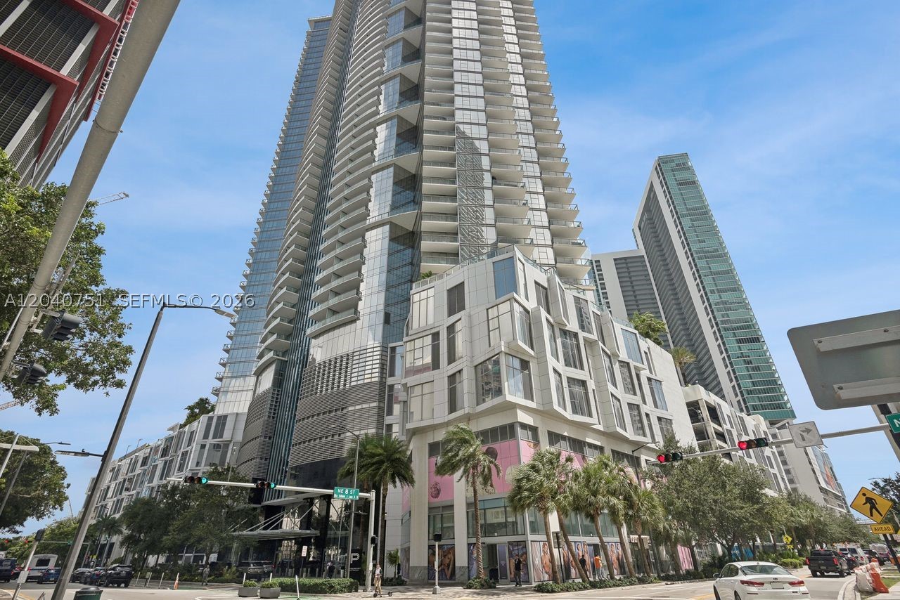 image Paramount Miami Worldcenter0