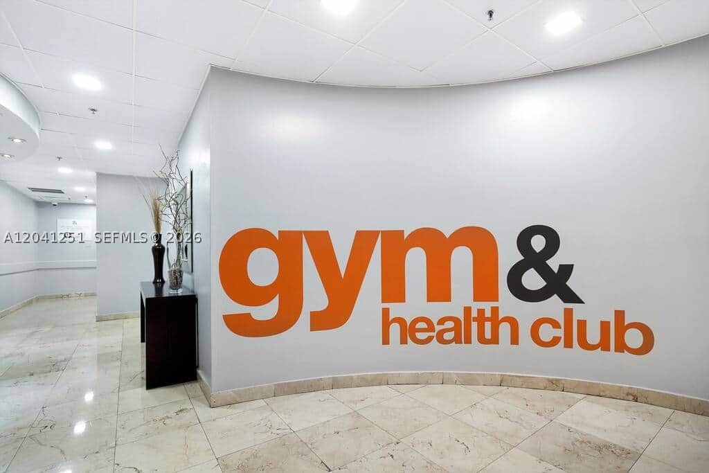 1717 N Bayshore Dr #D-3931 Miami, FL 33132