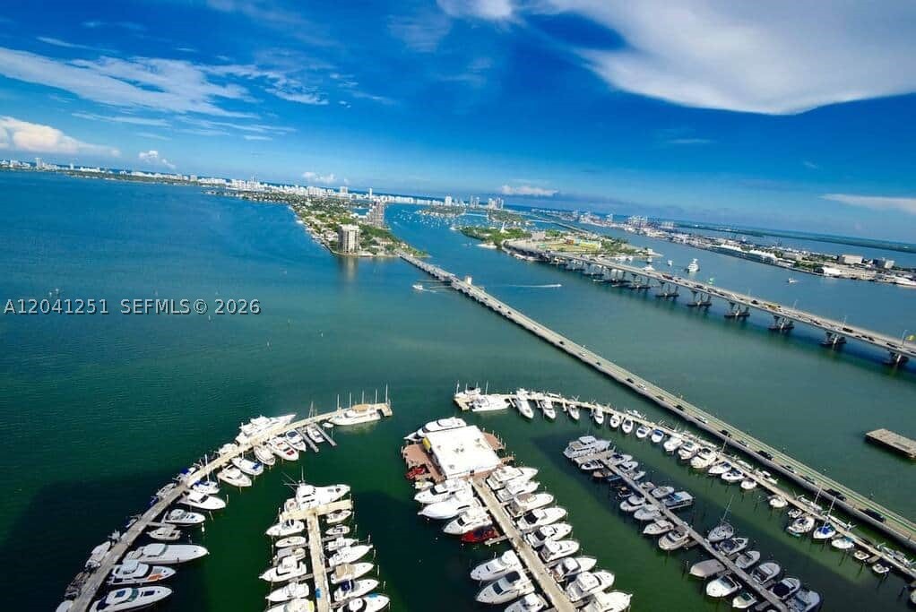 1717 N Bayshore Dr #D-3931 Miami, FL 33132