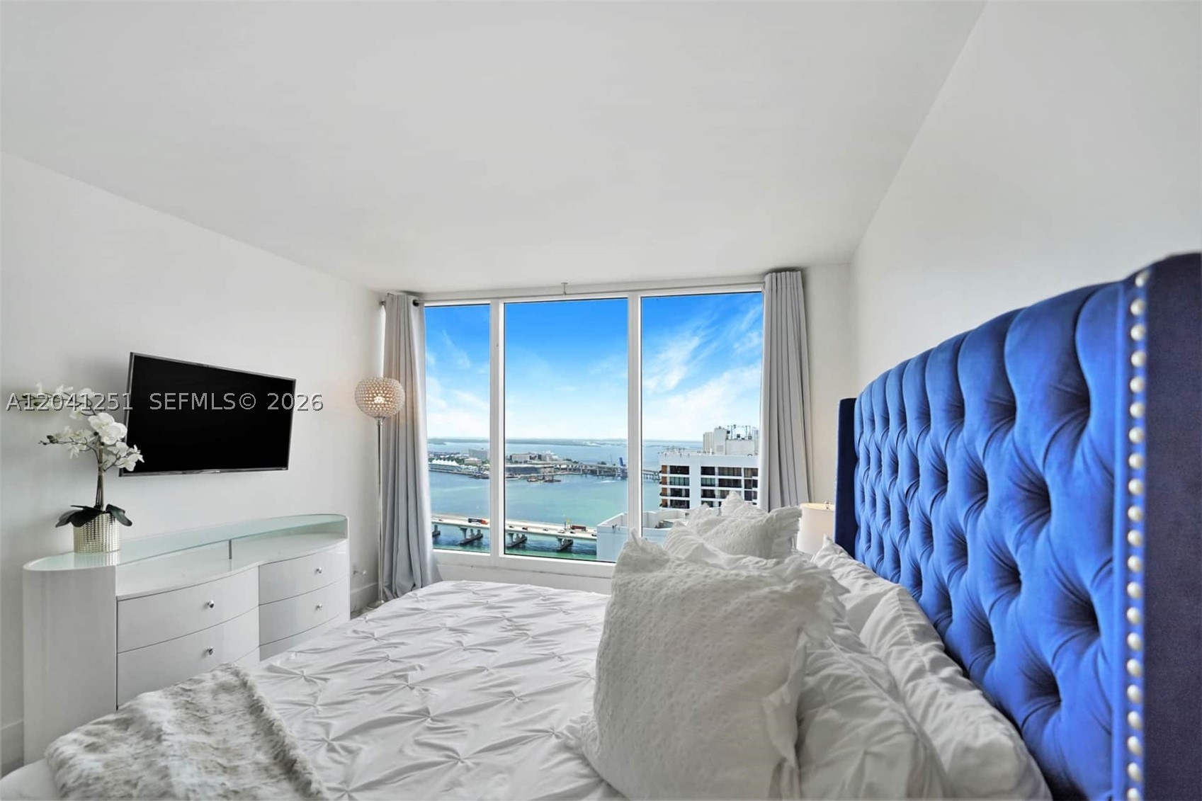 1717 N Bayshore Dr #D-3931 Miami, FL 33132