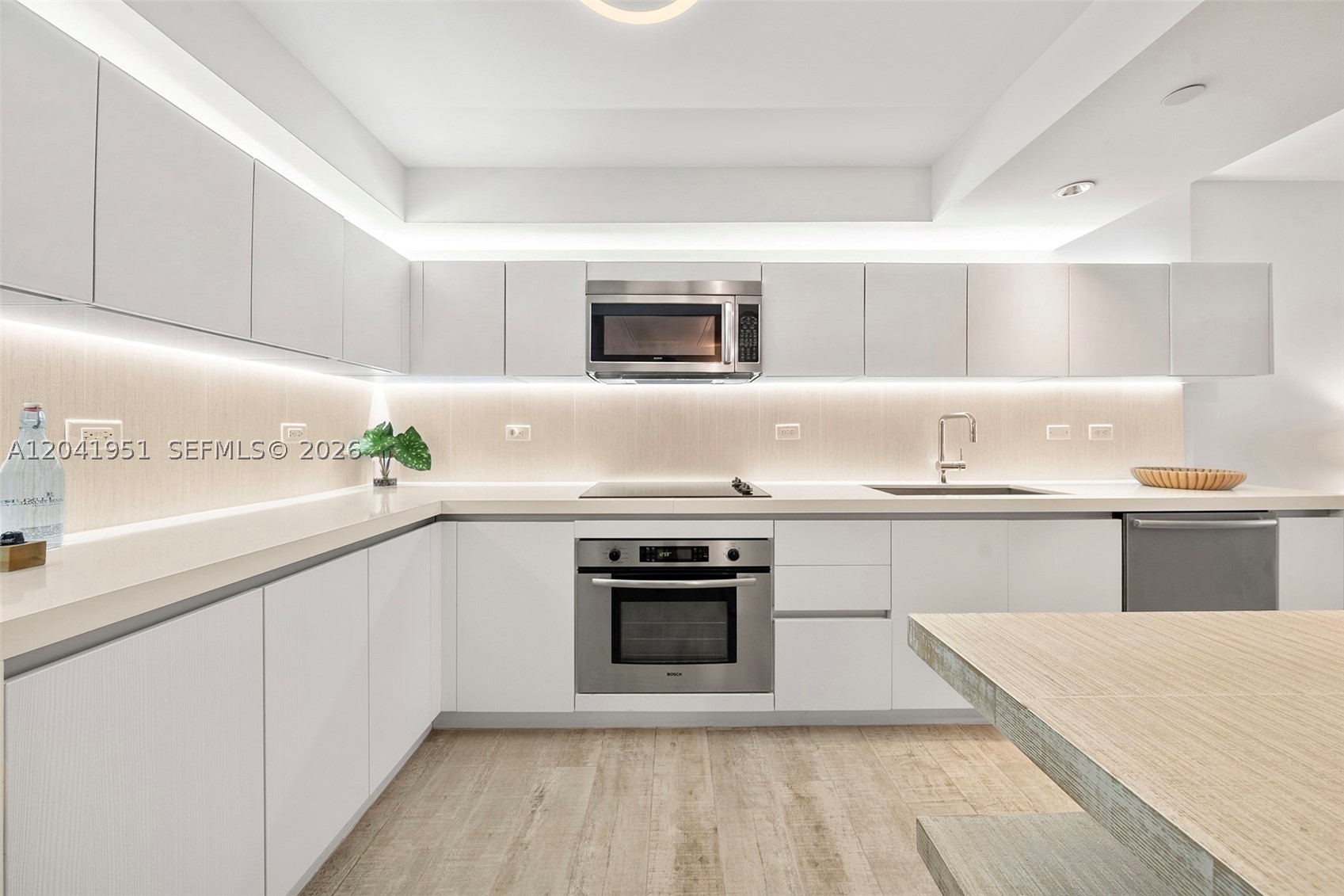 102 24th St #1213 Miami Beach, FL 33139