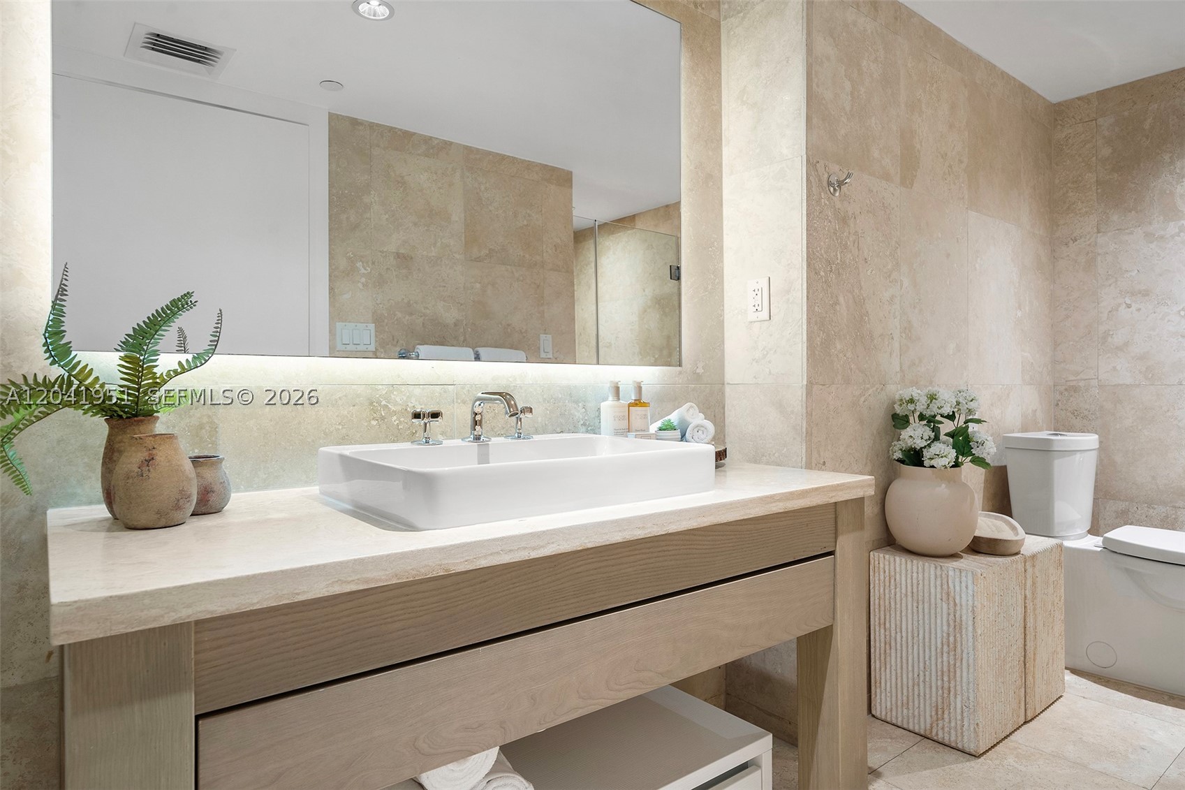 102 24th St #1213 Miami Beach, FL 33139