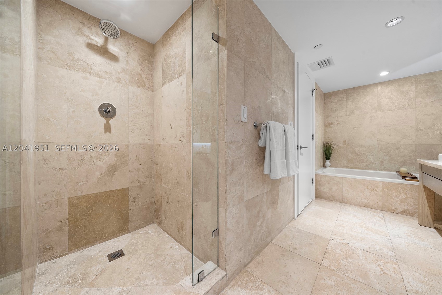 102 24th St #1213 Miami Beach, FL 33139