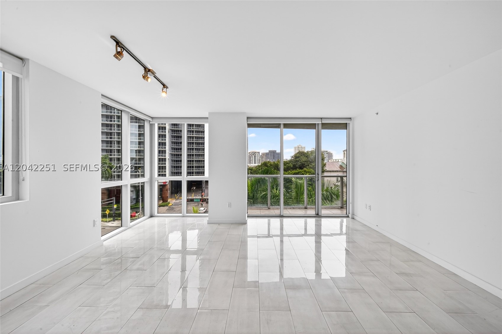 image 500 Brickell East2