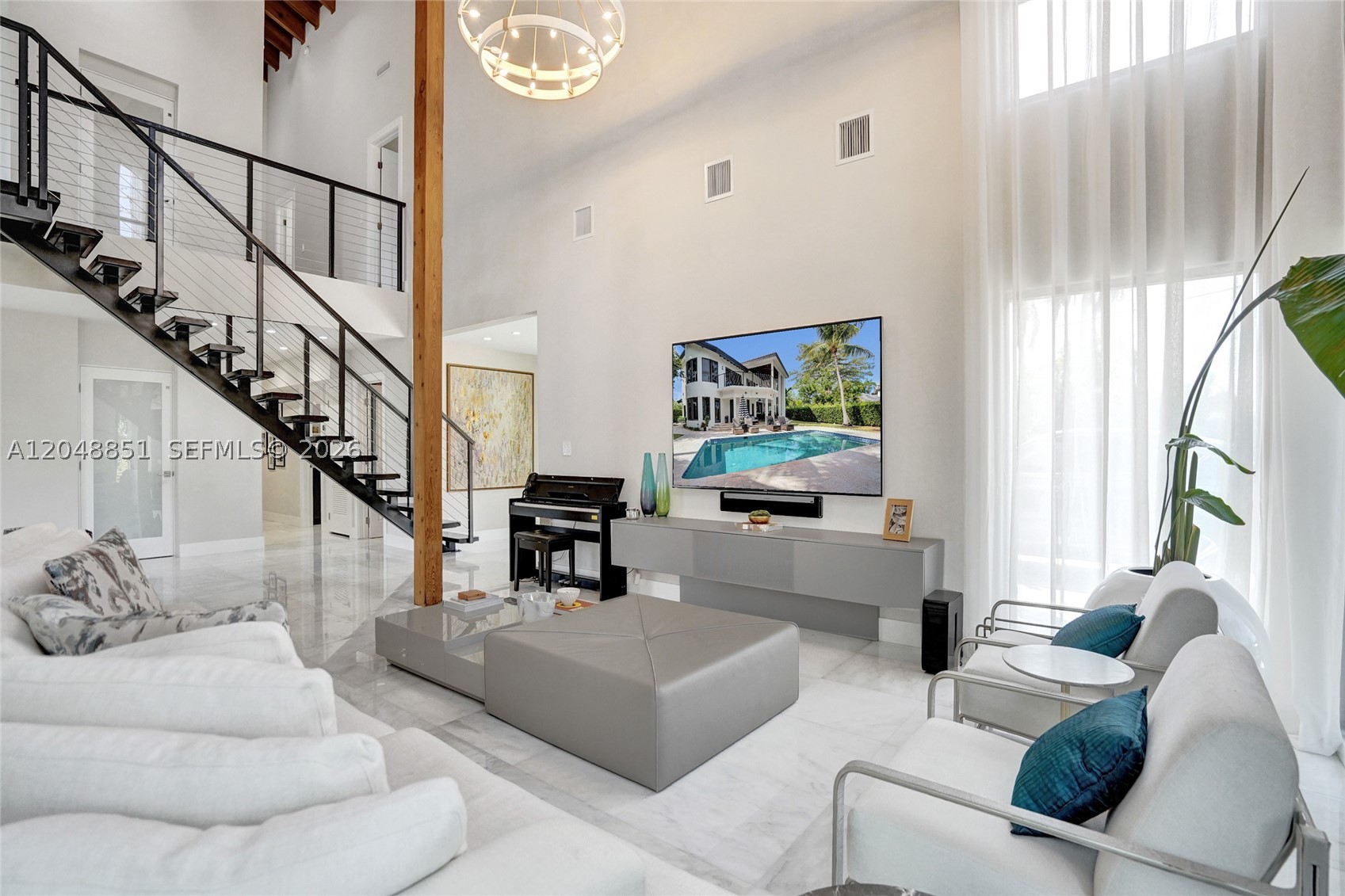 113 Holiday Dr Hallandale Beach, FL 33009