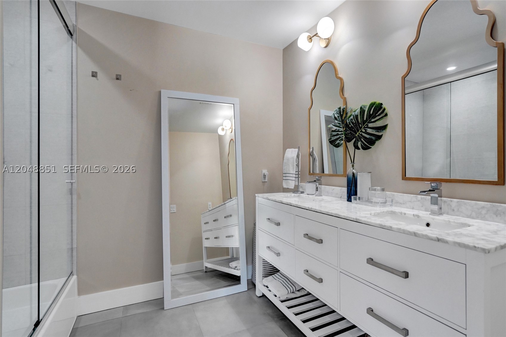 113 Holiday Dr Hallandale Beach, FL 33009