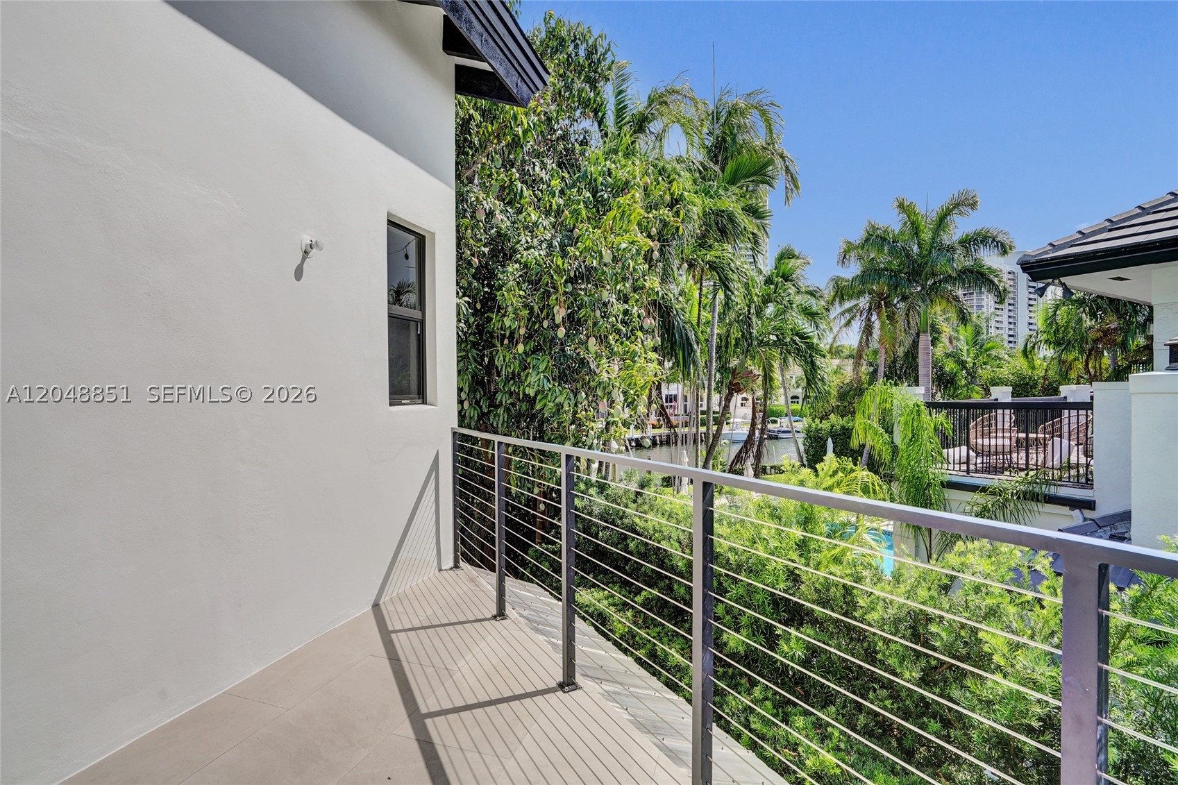 113 Holiday Dr Hallandale Beach, FL 33009