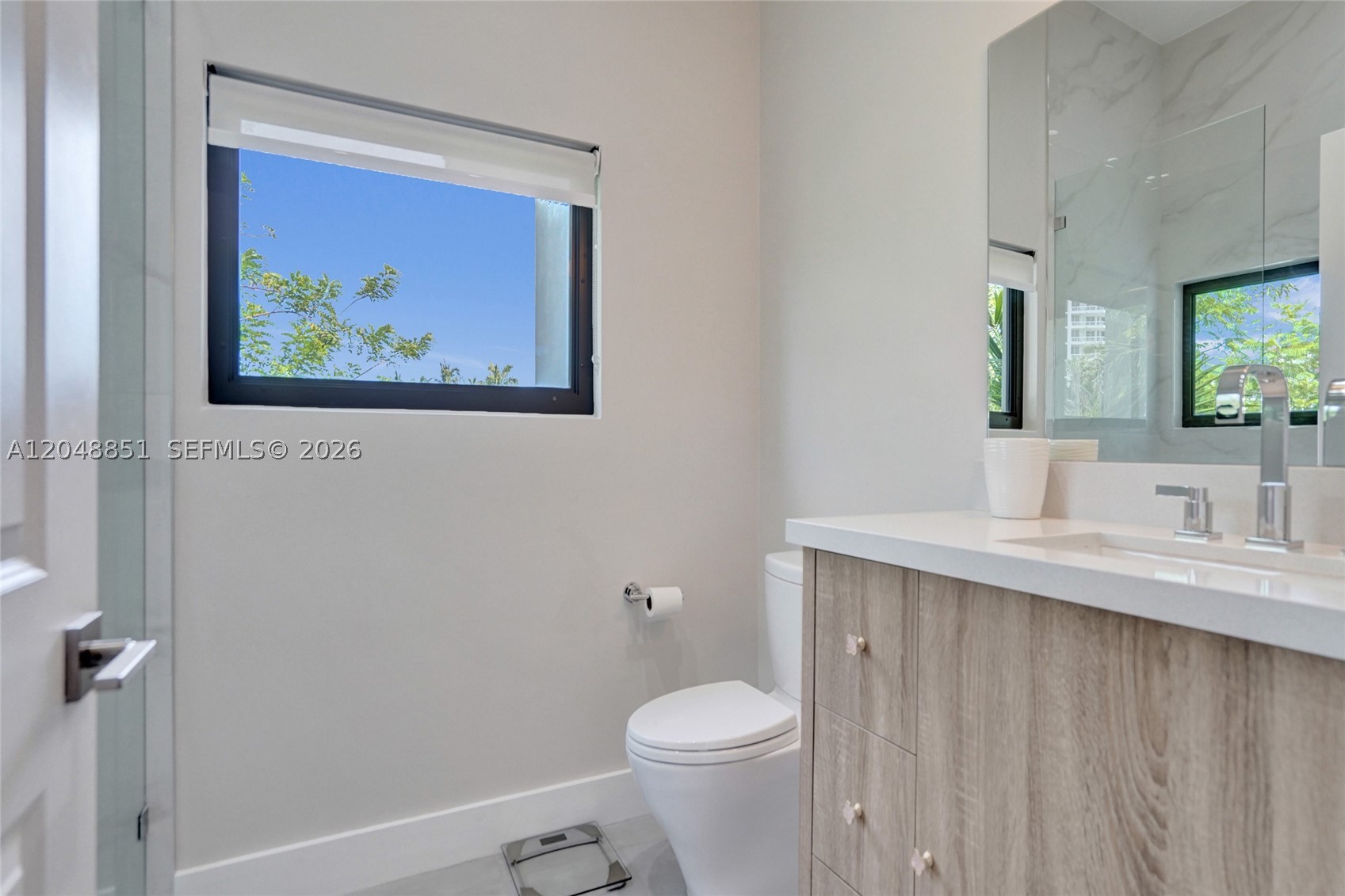 113 Holiday Dr Hallandale Beach, FL 33009