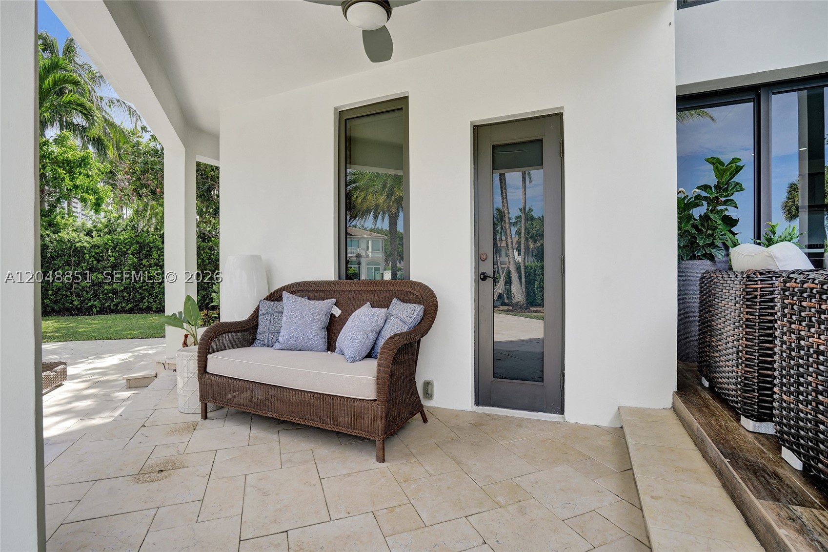 113 Holiday Dr Hallandale Beach, FL 33009