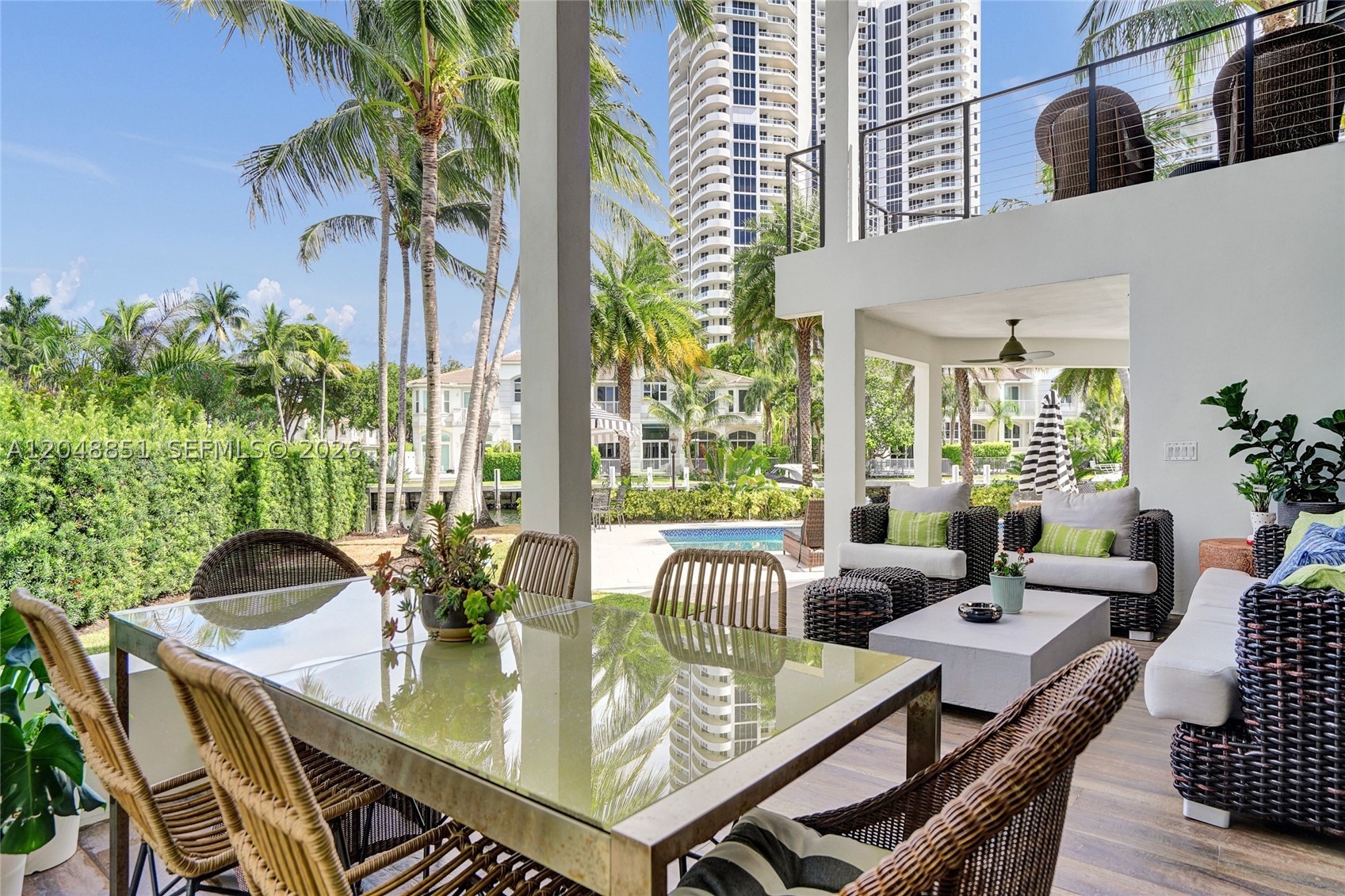 113 Holiday Dr Hallandale Beach, FL 33009