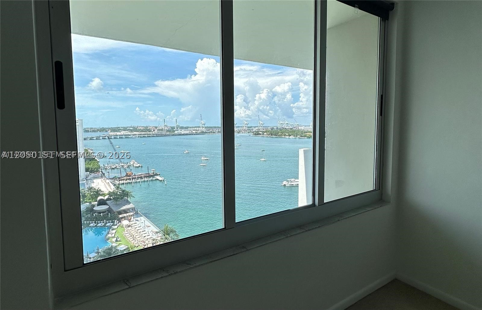 image Mirador 1200 (North Tower)10