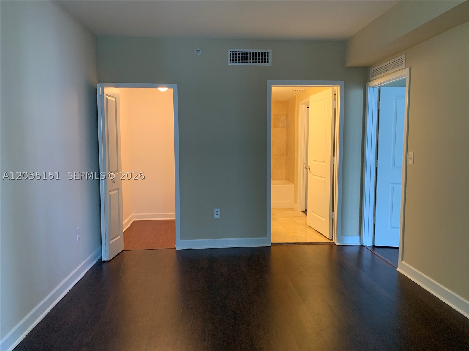170 SE 14th St #1402 Miami, FL 33131