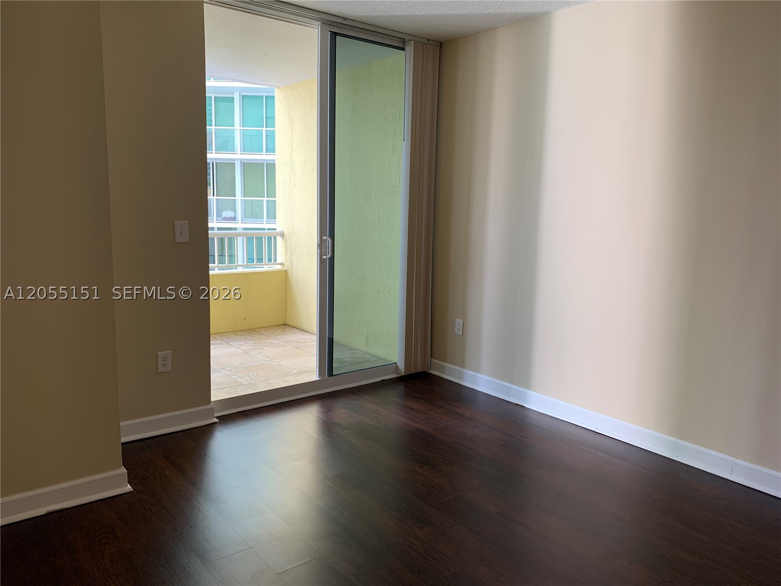 170 SE 14th St #1402 Miami, FL 33131