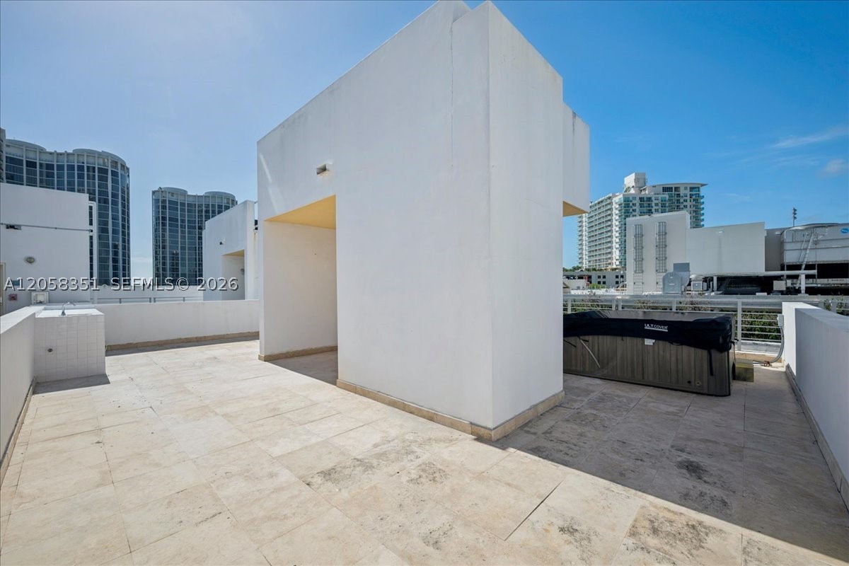 3339 Virginia St #PH-3 Miami, FL 33133