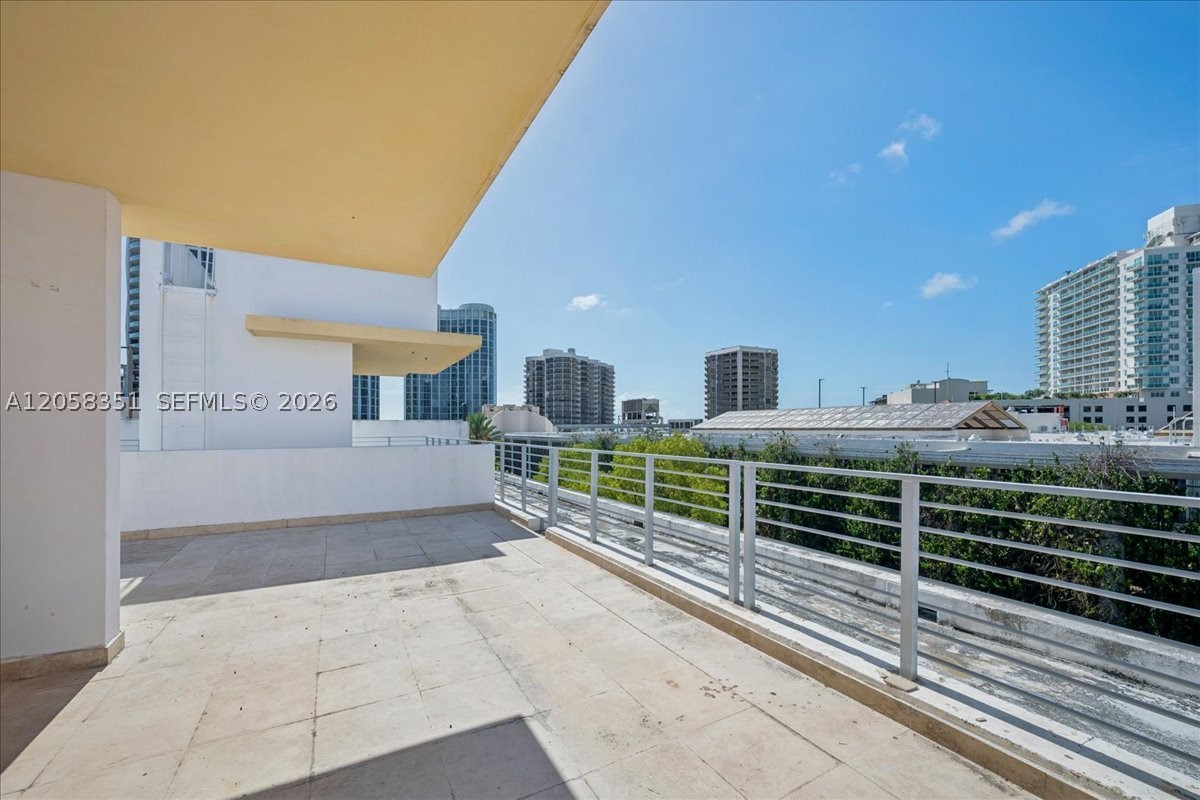 3339 Virginia St #PH-3 Miami, FL 33133
