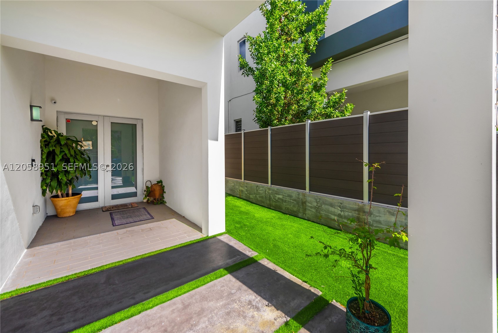 3067 Carter St Miami, FL 33133