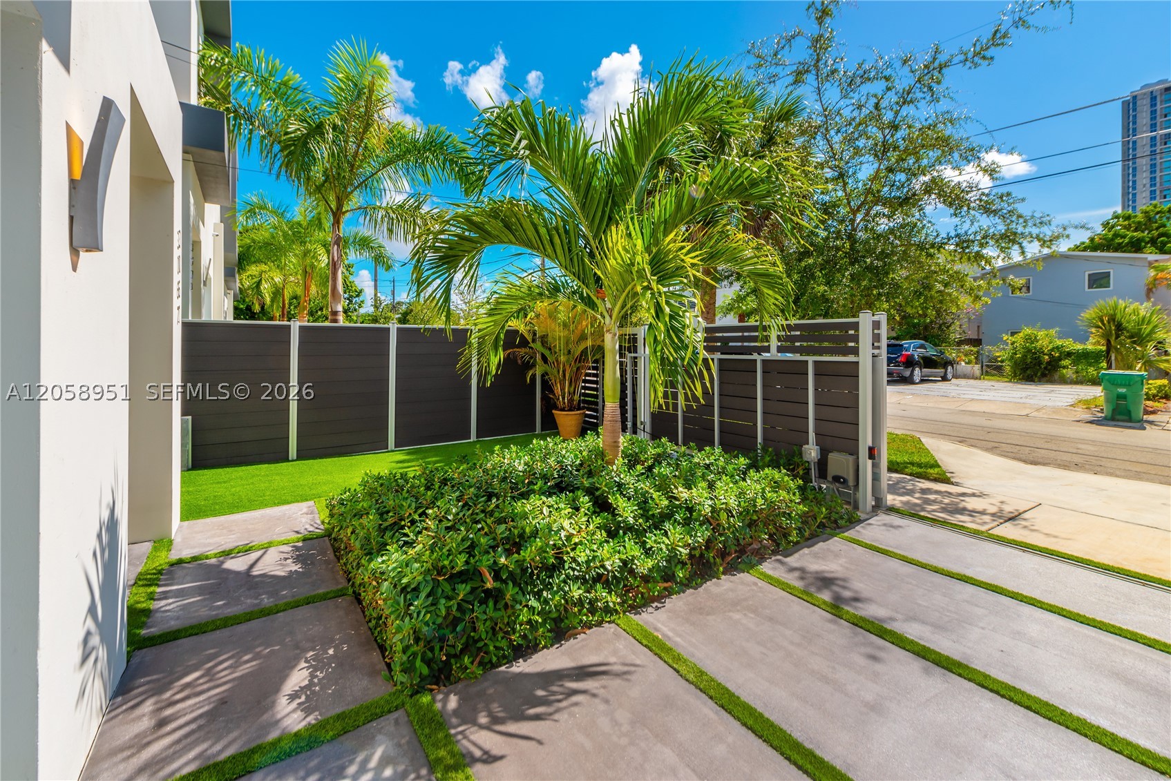 3067 Carter St Miami, FL 33133
